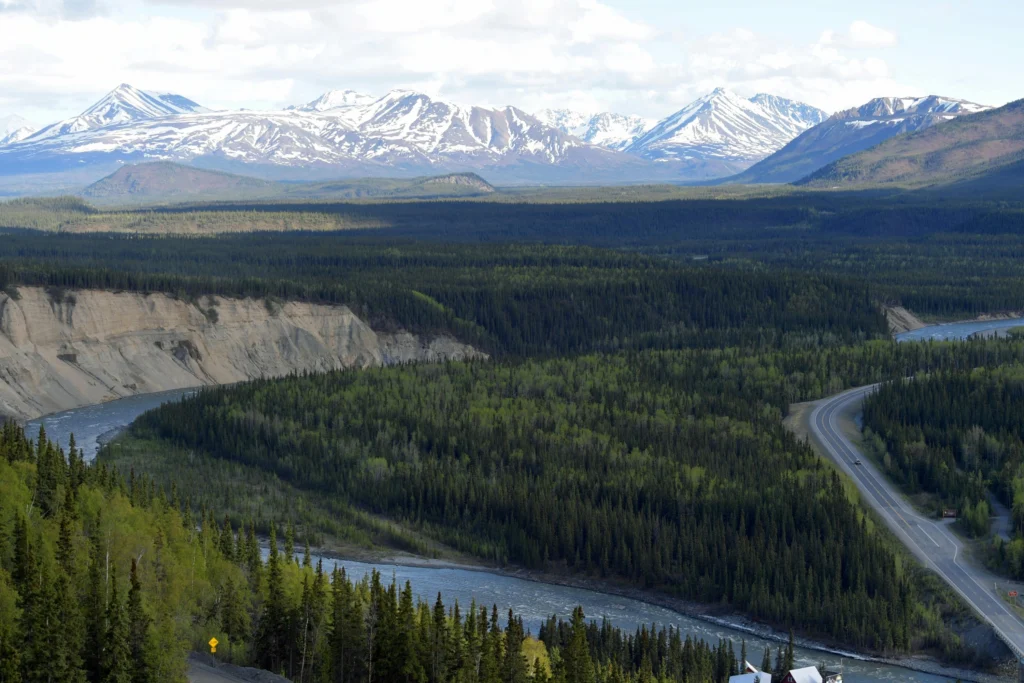 Denali Highway (AK-8) — Paxson to Cantwell (gravel)